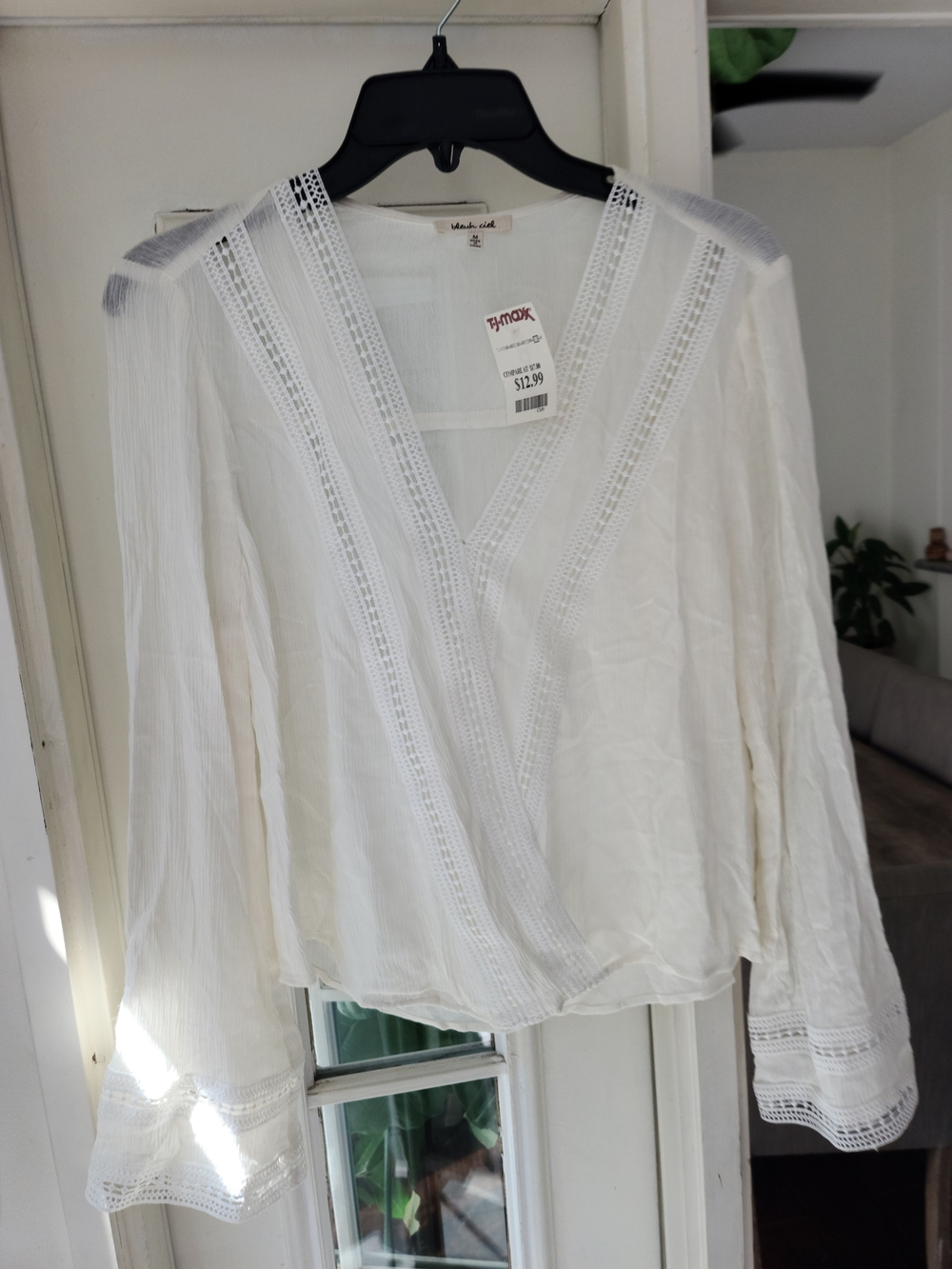bleuh ciel Cream V-Neck Crochet-Trim Long Sleeve Blouse